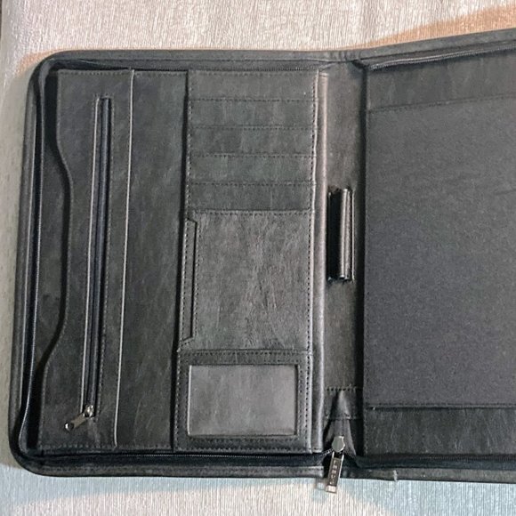 AIG Leeds Black Faux Leather Zip Around Organizer Portfolio Finance NEW - Picture 3 of 7
